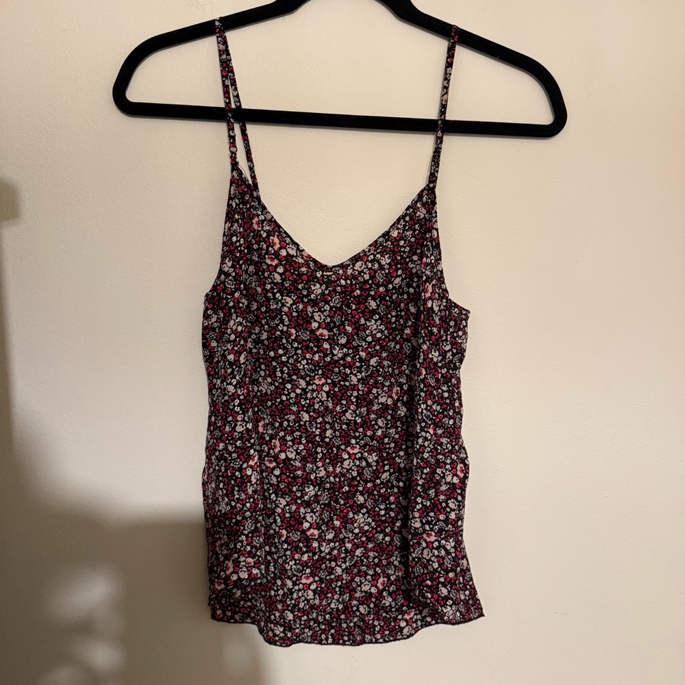 Wilfred / Aritzia 100% silk Floral Tank Top - Black and Pink